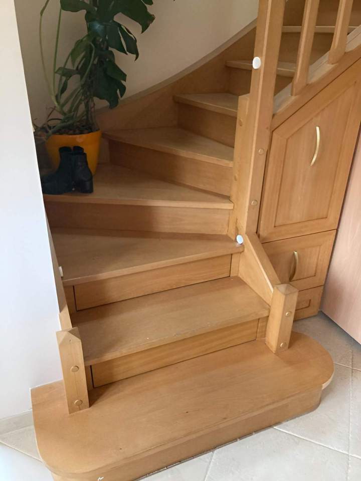 Installation d’escaliers en bois à Boissy-l’Aillerie