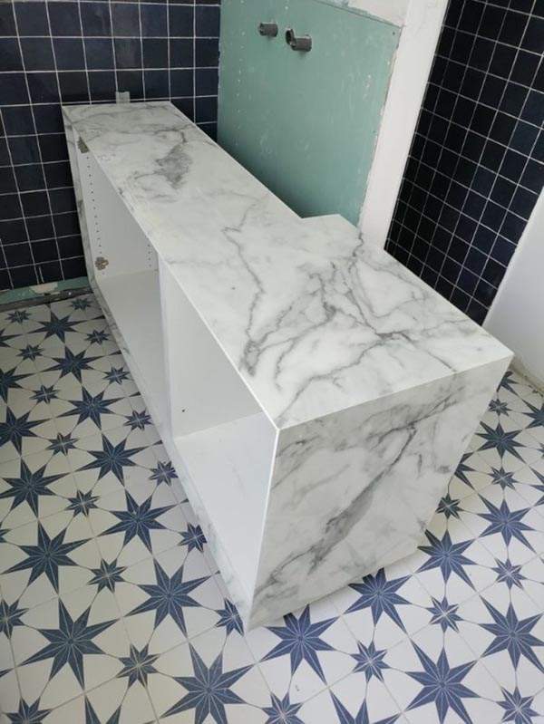 Agencement moderne de salles de bains à Boissy l’Aillerie