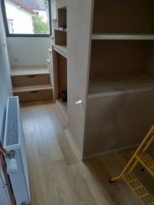 Conception et installation d’escaliers bois à Boissy l’Aillerie