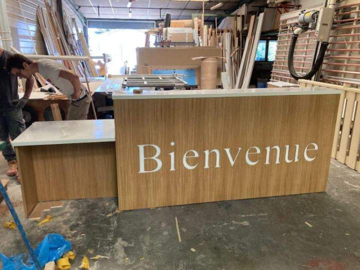 Création de meubles en bois à Boissy l’Aillerie