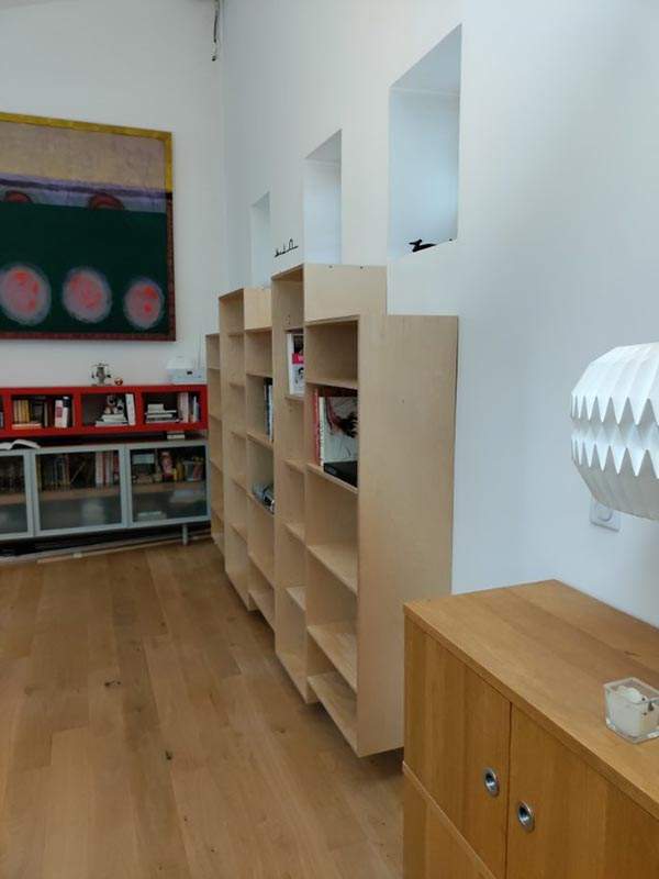 Escalier avec meuble en hêtre intégré à Boissy l’Aillerie