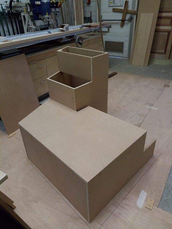 Escalier bois avec garde corps à Boissy l’Aillerie