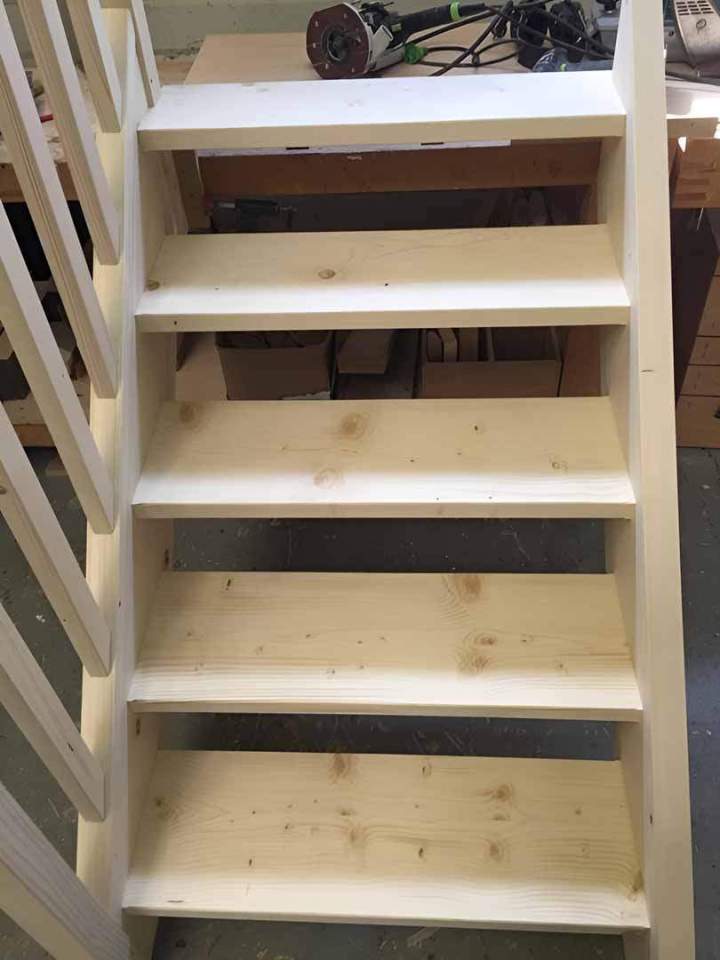 Escalier contemporain en bois a Boi d208