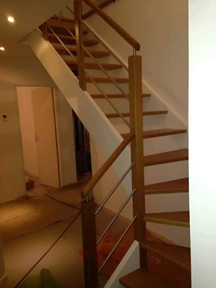 Escalier contemporain en bois a Boi 37d0