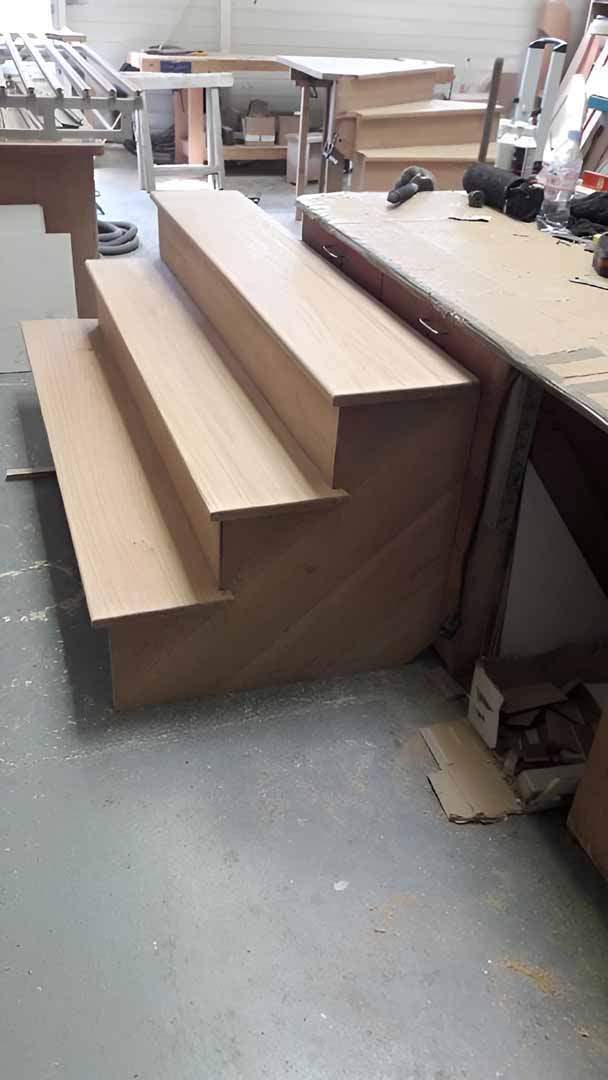 Escalier droit en bois a Boissy l A 45ff