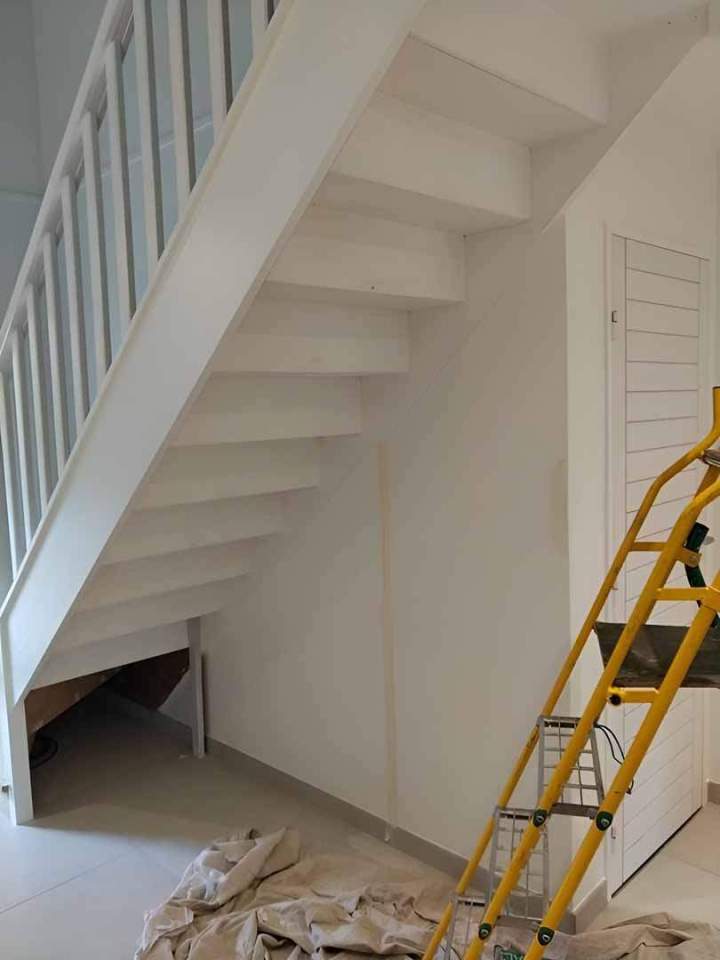 Escalier hélicoïdal bois à Boissy l’Aillerie