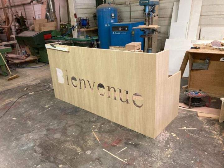 Mobilier sur mesure pour bureaux à Boissy l’Aillerie