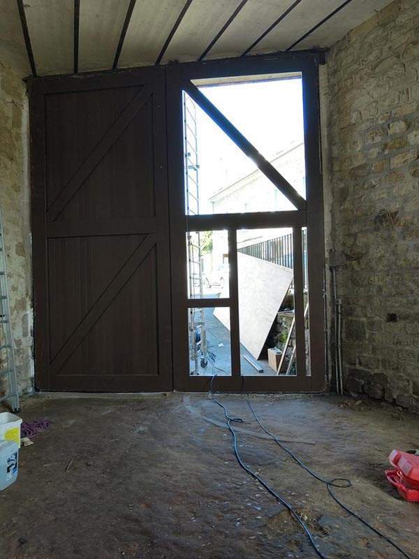 Porte cochère en métal à Boissy l’Aillerie