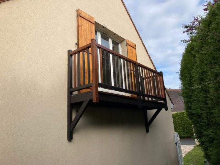 Réparation balcon en bois à Boissy l’Aillerie