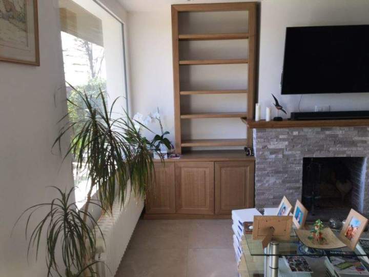 Tiroirs en hêtre sous escalier à Boissy l’Aillerie