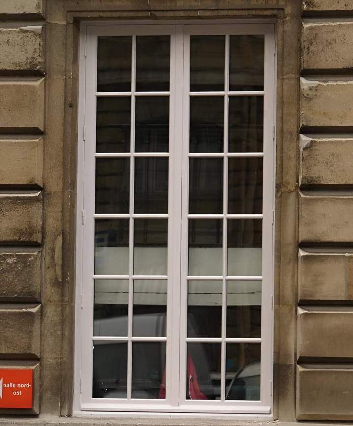 Lumière, isolation et esthétique pour votre façade